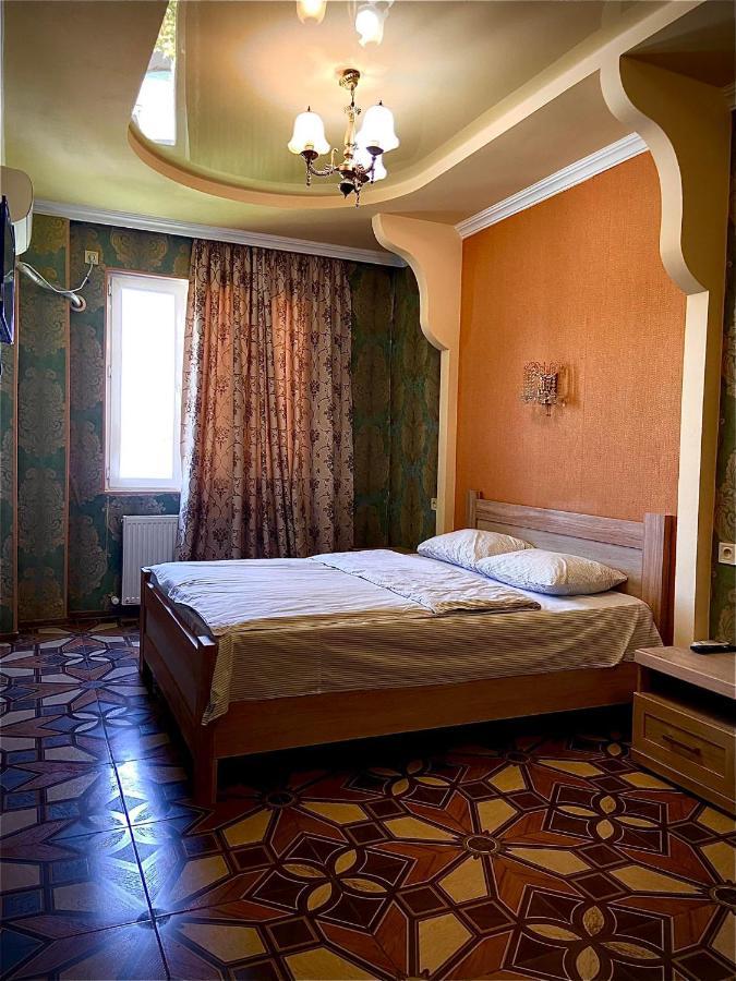 Hotel Golden Fleece Kutaissi Exterior foto