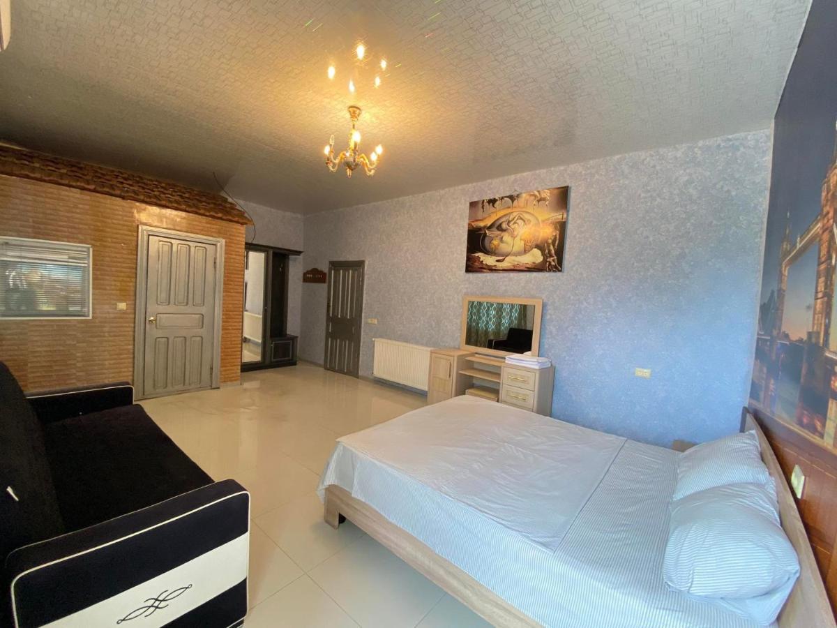 Hotel Golden Fleece Kutaissi Exterior foto