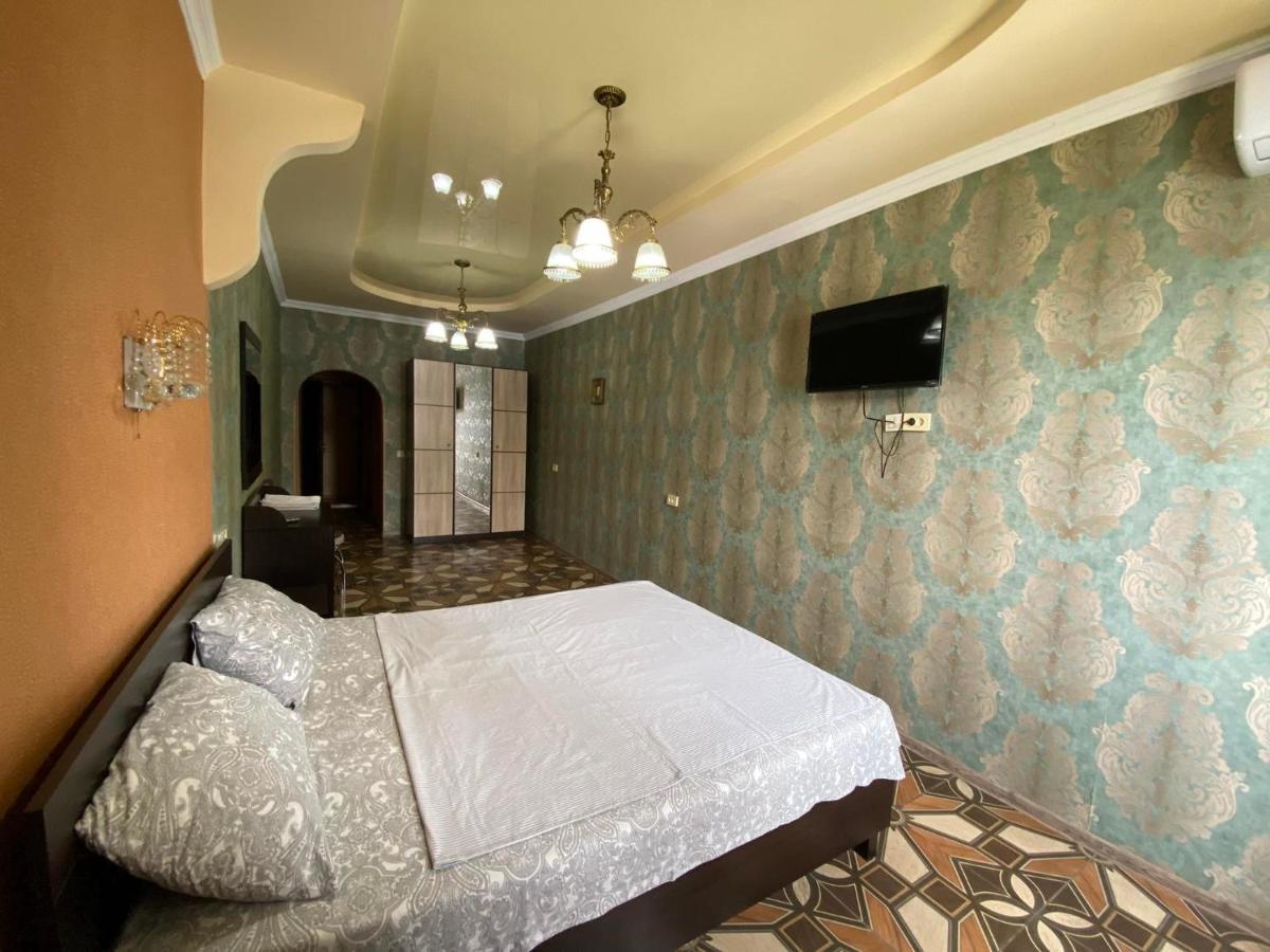 Hotel Golden Fleece Kutaissi Exterior foto