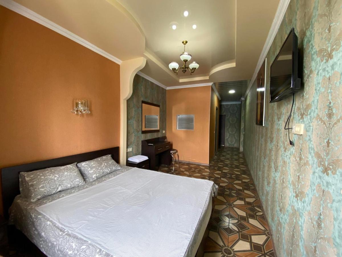 Hotel Golden Fleece Kutaissi Exterior foto
