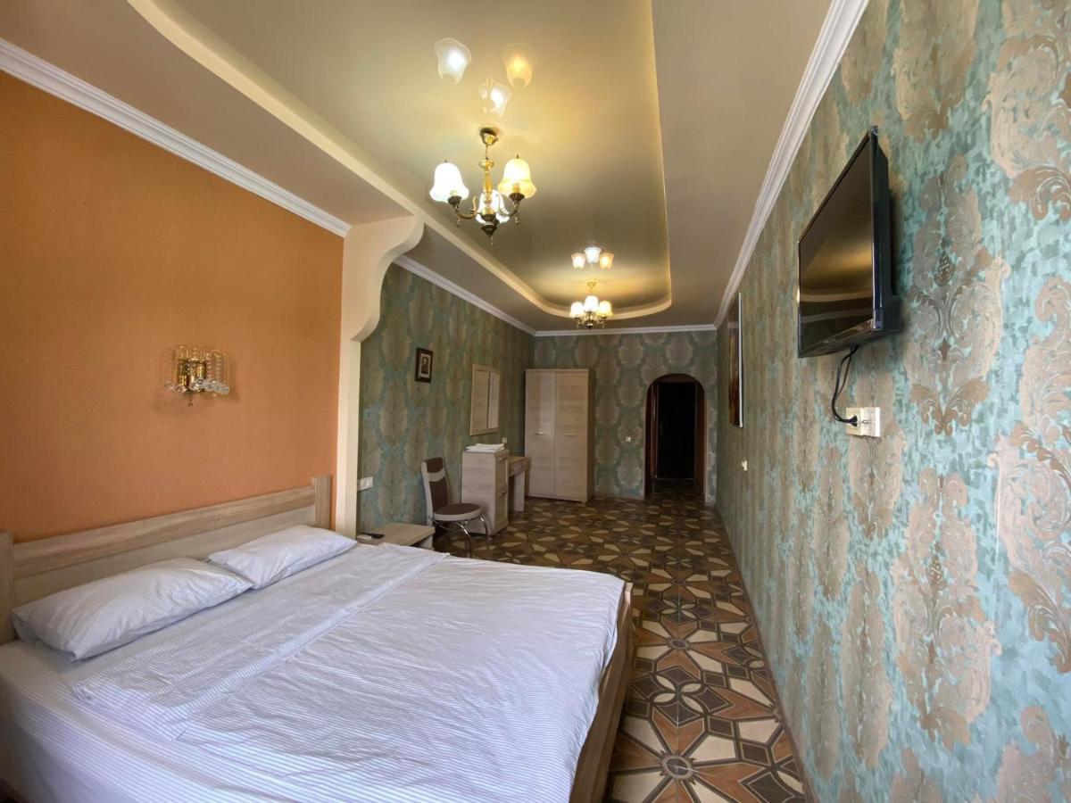 Hotel Golden Fleece Kutaissi Exterior foto