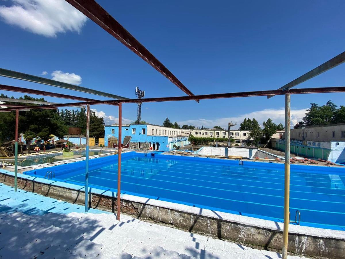 Hotel Golden Fleece Kutaissi Exterior foto
